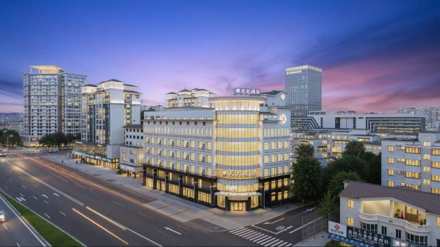 中山乐天酒店(三角镇政府紫荆广场店)