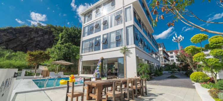 半山汤境侘寂美学空间·SuMuShanJu·素木山居(兴义万峰林景区店)图片