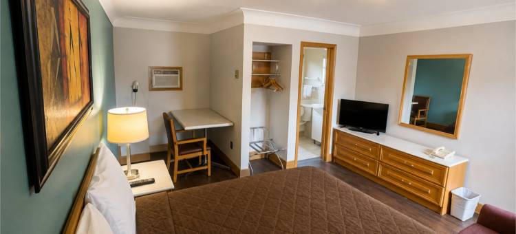 安大略女王布伦海姆和伊利湖汽车旅馆(Queen's Motel Blenheim Near Lake Erie ON)图片