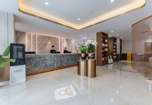 中民美居酒店（罗湖口岸向西村地铁站店）外景图