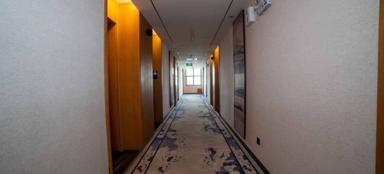 丽悦温泉酒店(陆川步行街高铁站店)图片