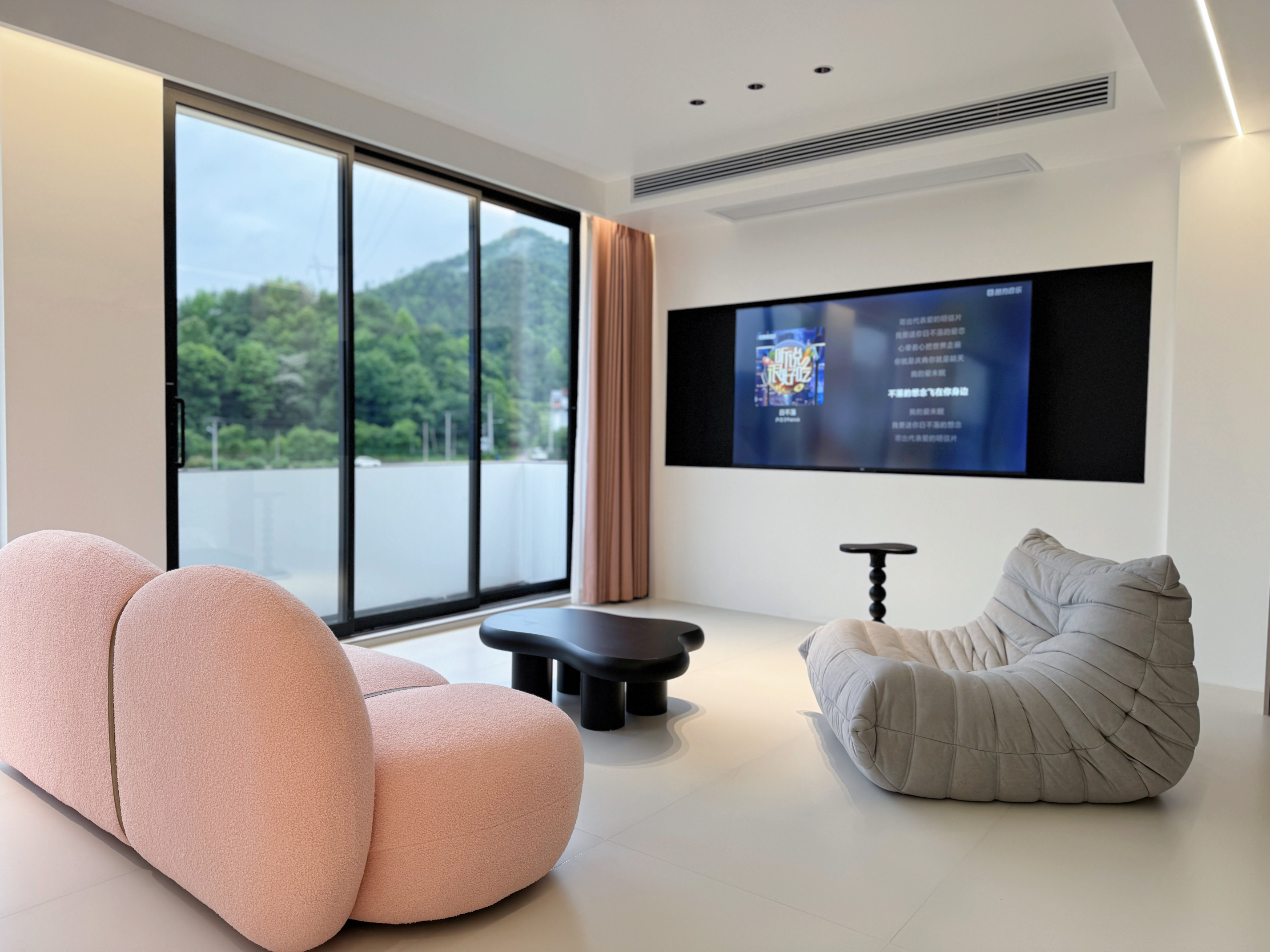 He Jing Mountain Lodge Over view