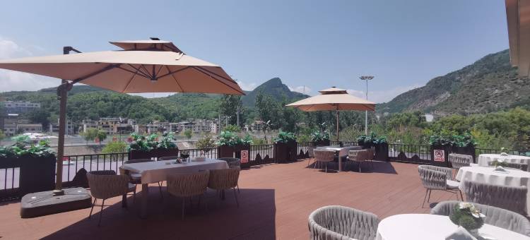 地建南山花园酒店(仙娥湖旅游区店)图片