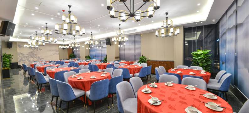 鹏城酒店(深圳观澜竹村地铁站店)图片