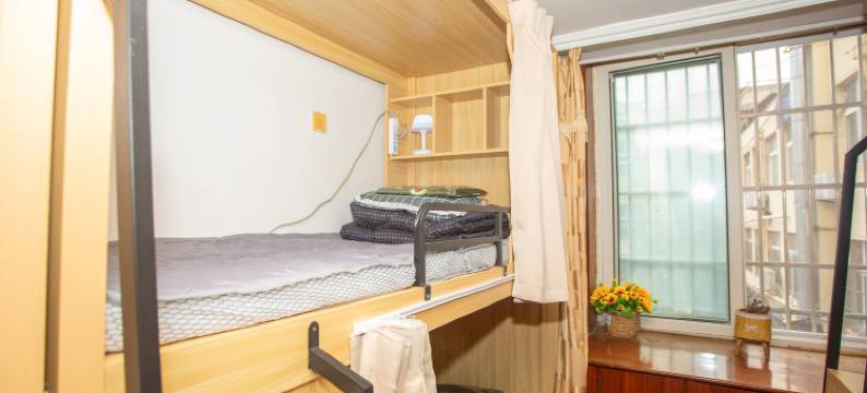 台东老街太空舱青年旅社(台东步行街店)图片