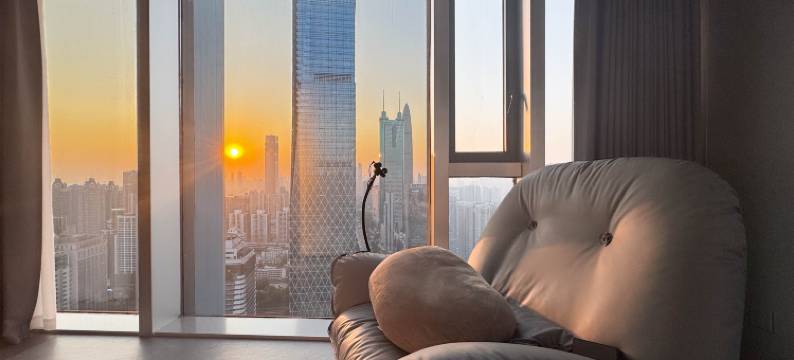 深圳丨天台一号·Skyline·设计民宿(罗湖口岸国贸地铁站店)图片