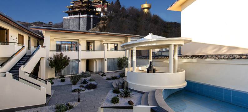 半渡·供氧Holiday Villa设计师奢享度假民宿(独克宗古城店)图片