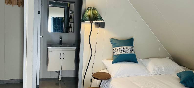 半坡山庄民宿(白哈巴景区店)图片