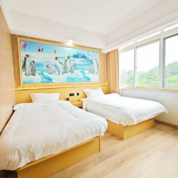 茸庭影视酒店(上海松江站店)