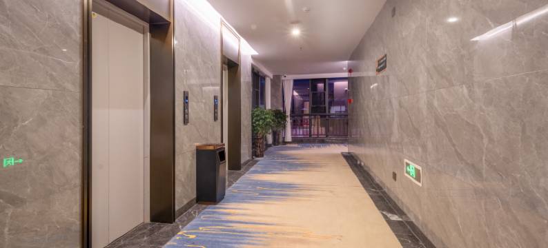 金洲大酒店(兴义桔山广场梦乐城店)图片