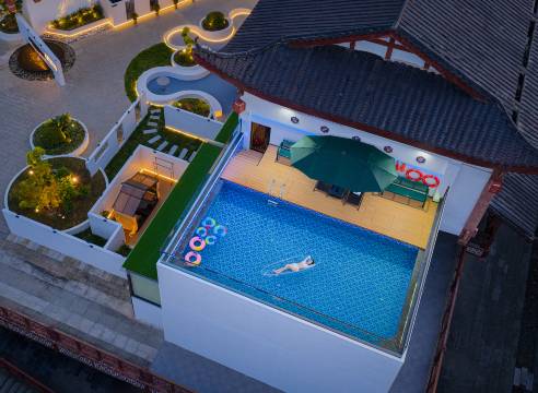 张家界沄栖·V私汤度假院子(国家森林公园标志门售票站店)