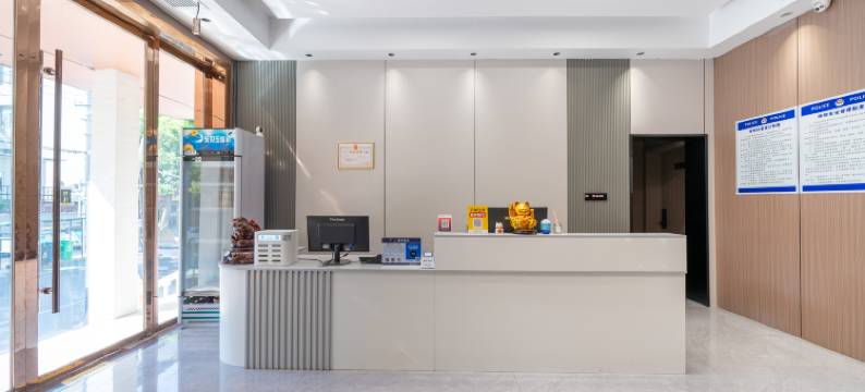 云锦酒店(湖北工程学院店)图片