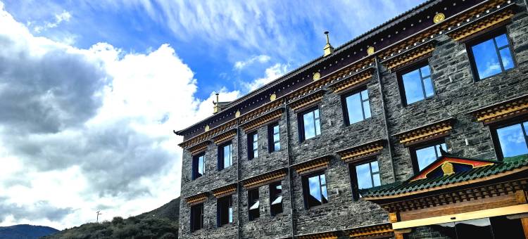 花筑·唐拉颇章·悬崖藏地民宿(牟尼沟风景区店)图片