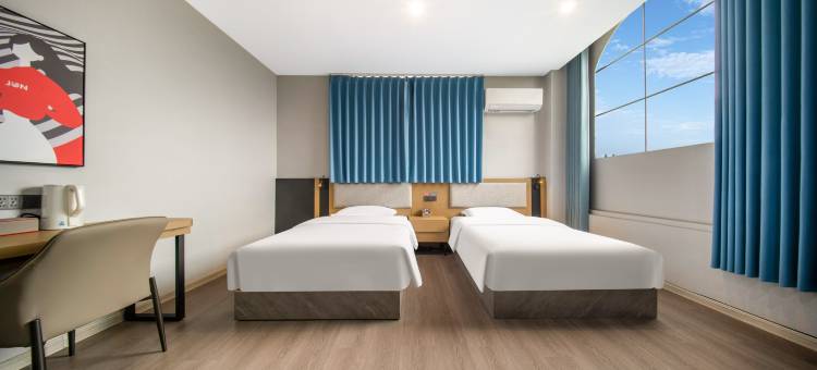 骏怡连锁酒店(邓州人民公园店)图片