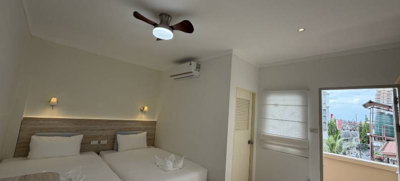 芭东海滩七加美宿(Beds Patong)图片