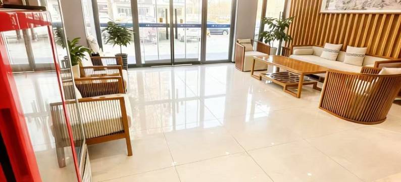 万宏假日酒店(宁津德百广场康宁湖公园店)图片