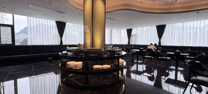 峖亚酒店(贵阳黔灵山公园延安西路地铁站店)图片