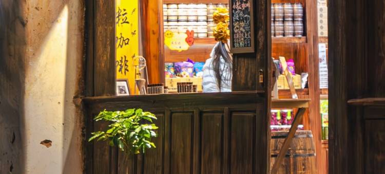 大理苍海雅园海景酒店(大理高铁站洱海公园店)图片