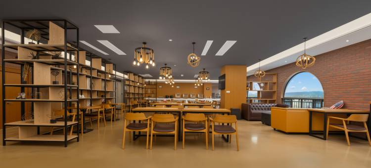 美娱·星峰电竞酒店(泰州姜堰汽车客运站店)图片