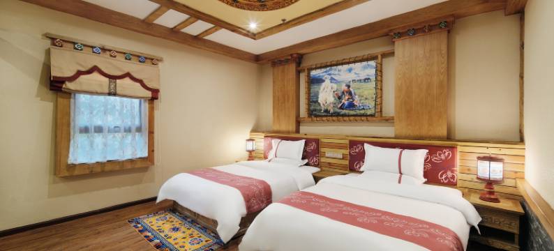 香格里拉松赞林藏地圣莲藏式庭院酒店图片