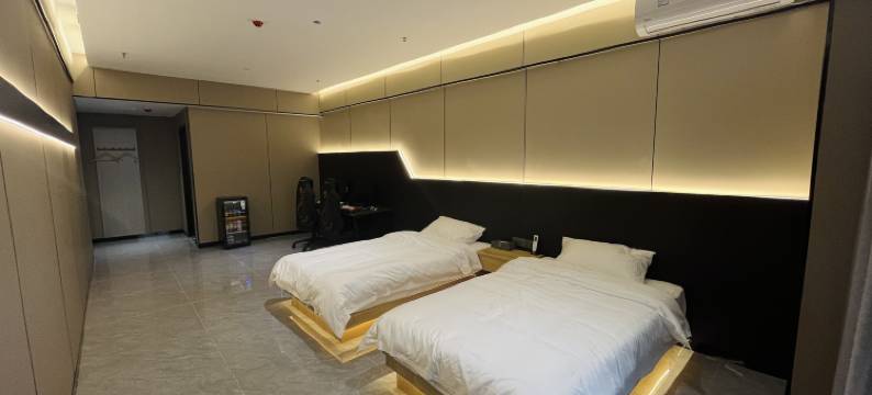 艾朴电竞酒店(宝丰万象天街店)图片