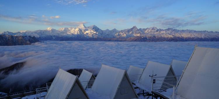牛背山·星辰营地图片