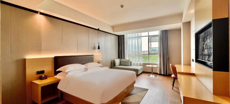 柏曼酒店(儋州那大夏日广场店)图片