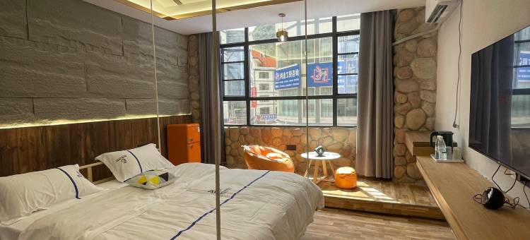 智佳多功能酒店(安龙店)图片