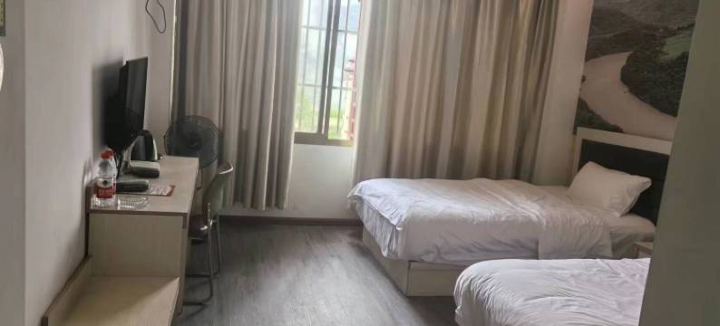 墨脱阿酷顿巴酒店图片