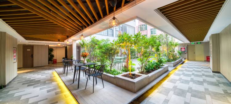 丽兹酒店(深圳东站长龙地铁站店)图片