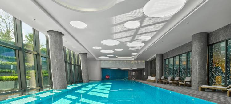 烟台金海岸希尔顿逸林酒店及套房图片