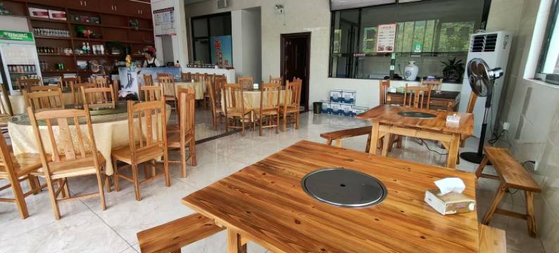 石阡鸿盛大酒店(佛顶山南路汤山客运站店)图片