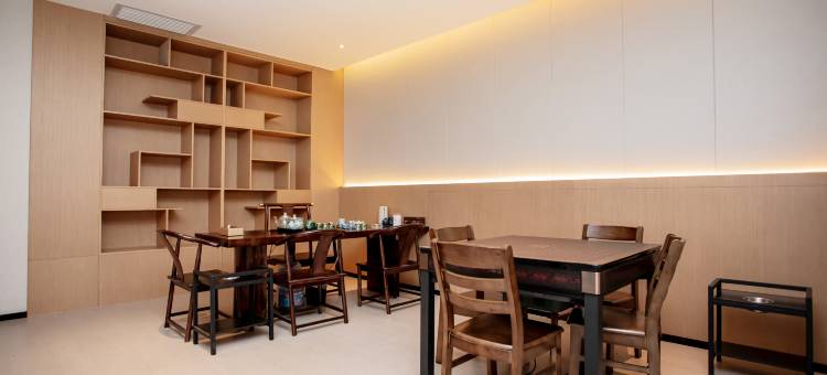 艺龙瑞云酒店(铁门关银基广场店)图片