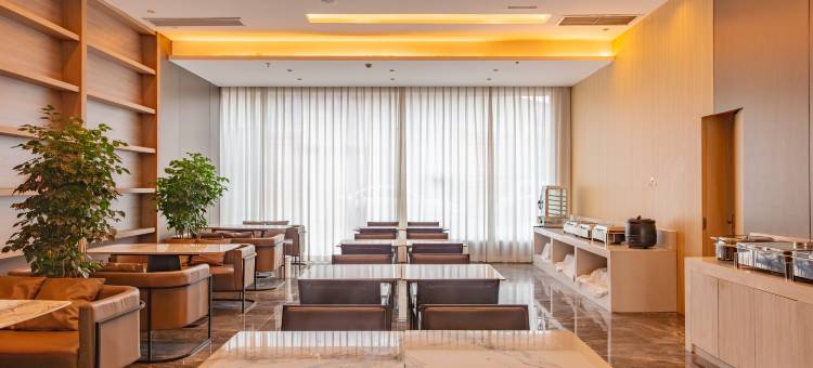 柏曼酒店(自贡富顺沿滩高铁站店)图片