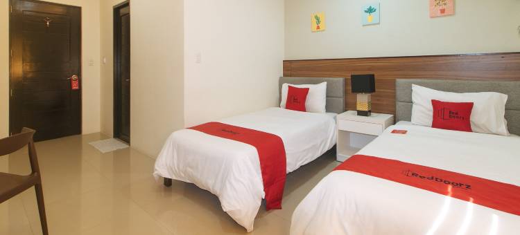 红门 @ Leoncia 公寓 曼达维市(RedDoorz @ Leoncia Apartelle Mandaue City)图片