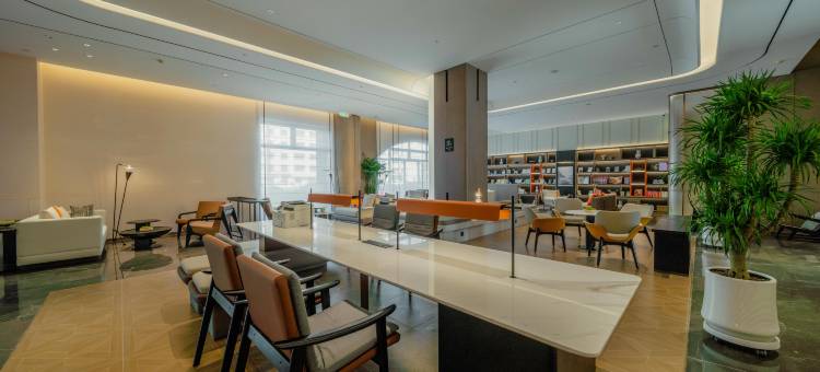 哈尔滨中央大街地铁站尚志大街亚朵酒店图片