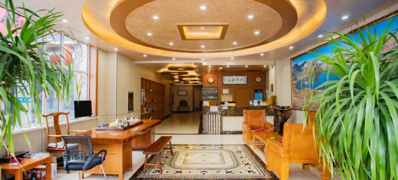 茗阳·宿温Suenn商务度假宾馆(长白山美人松雕塑公园店)图片