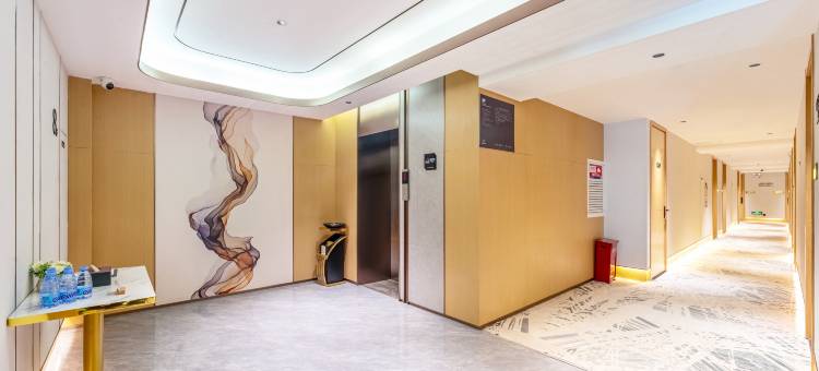 艺龙酒店(深圳中英街沙头角地铁站店)图片