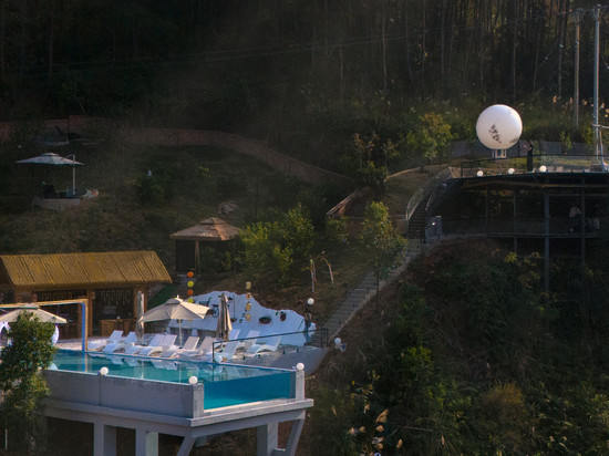 鸾喜·云舍人文瑶浴康养汤泉酒店(荔波小七孔景区东门店)