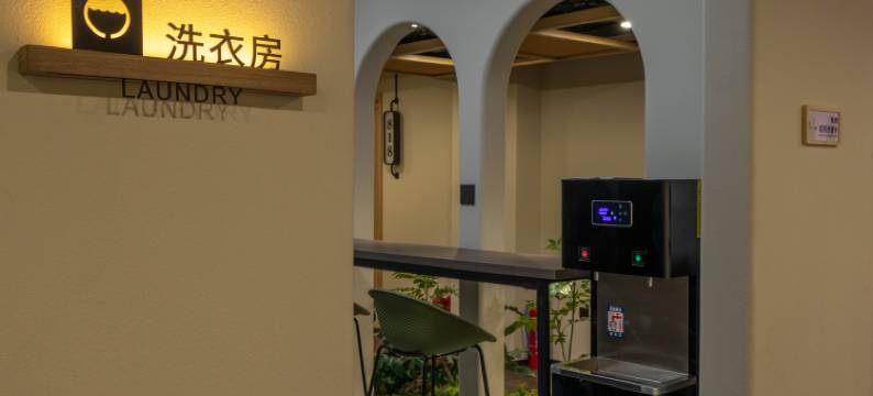 朗橙酒店(国际大巴扎南门地铁站店)图片