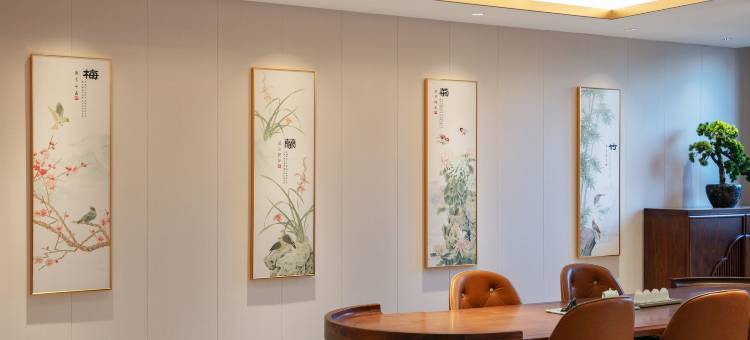 杭州西湖风景区龙翔桥地铁站和颐至尊酒店图片