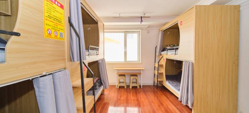 背个小包太空舱青年旅社(万象城店)图片