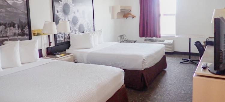 温德姆戴斯酒店塔伯(Days Inn by Wyndham Taber)图片