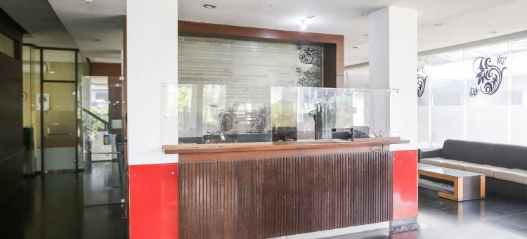 红多兹酒店@雪卡朗2号(Collection O Cikarang Near Pollux Mall Formerly Hotel Pesona Cikarang)图片