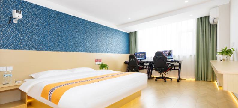 希希里里商务电竞酒店(威高广场古陌早市店)图片