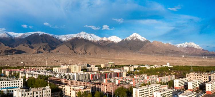 海西耀翔品质酒店(翡翠商业步行街店)图片