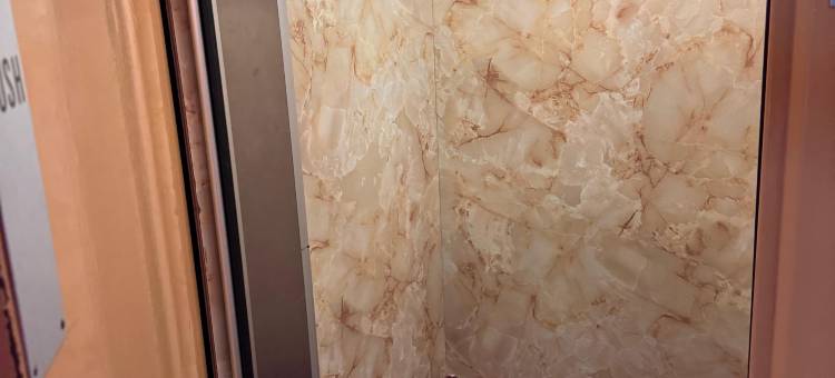 OYO 德尔顿酒店布莱克浦欢乐海滩(OYO Delton Hotel Blackpool Pleasure Beach)图片