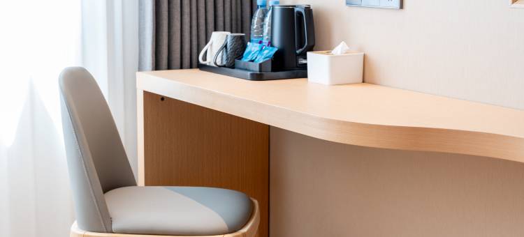 艺龙安云酒店(若羌瓦石峡店)图片