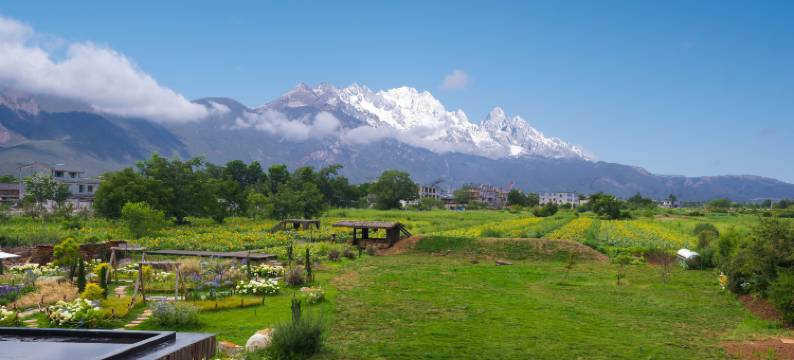 向野·云栖处日照金山SnowMountain私汤观景(白沙古镇店)图片
