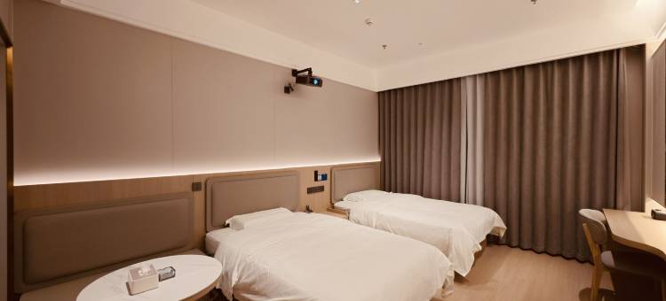 云朵酒店(淖毛湖镇店)图片